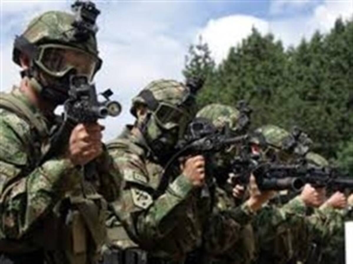 Santos pide no involucrar a las FF.AA. en campaña electoral