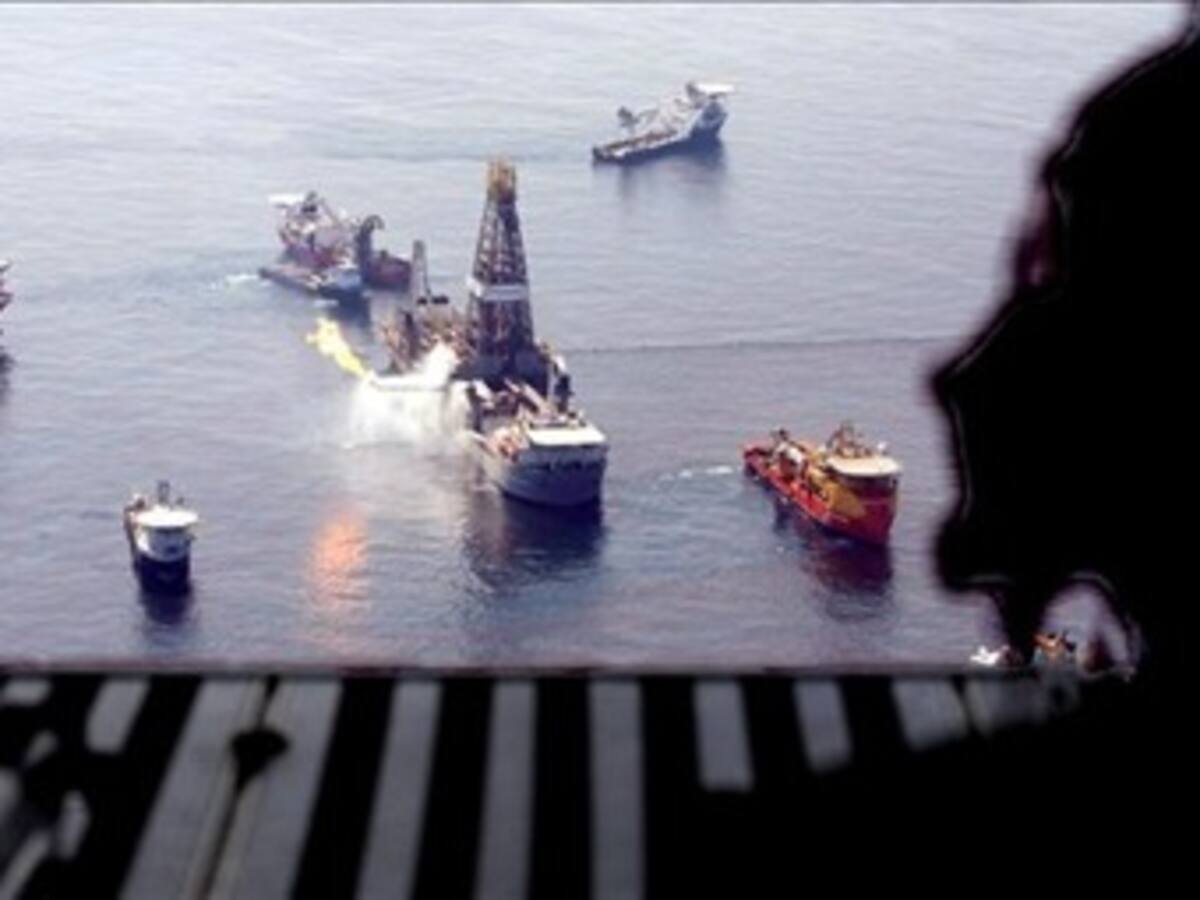 Obama llega al Golfo de México en medio de tensión política por el derrame de petróleo