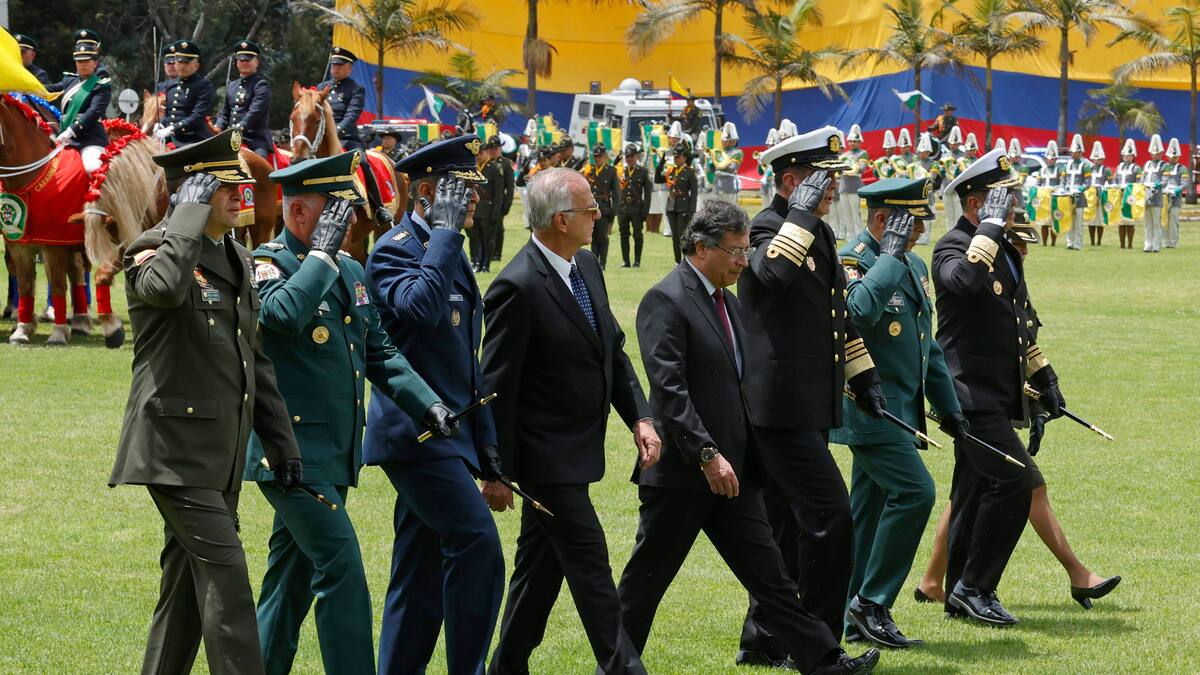 Más de 60 oficiales saldrán de la Policía Nacional en las próximas horas, confirma Mindefensa