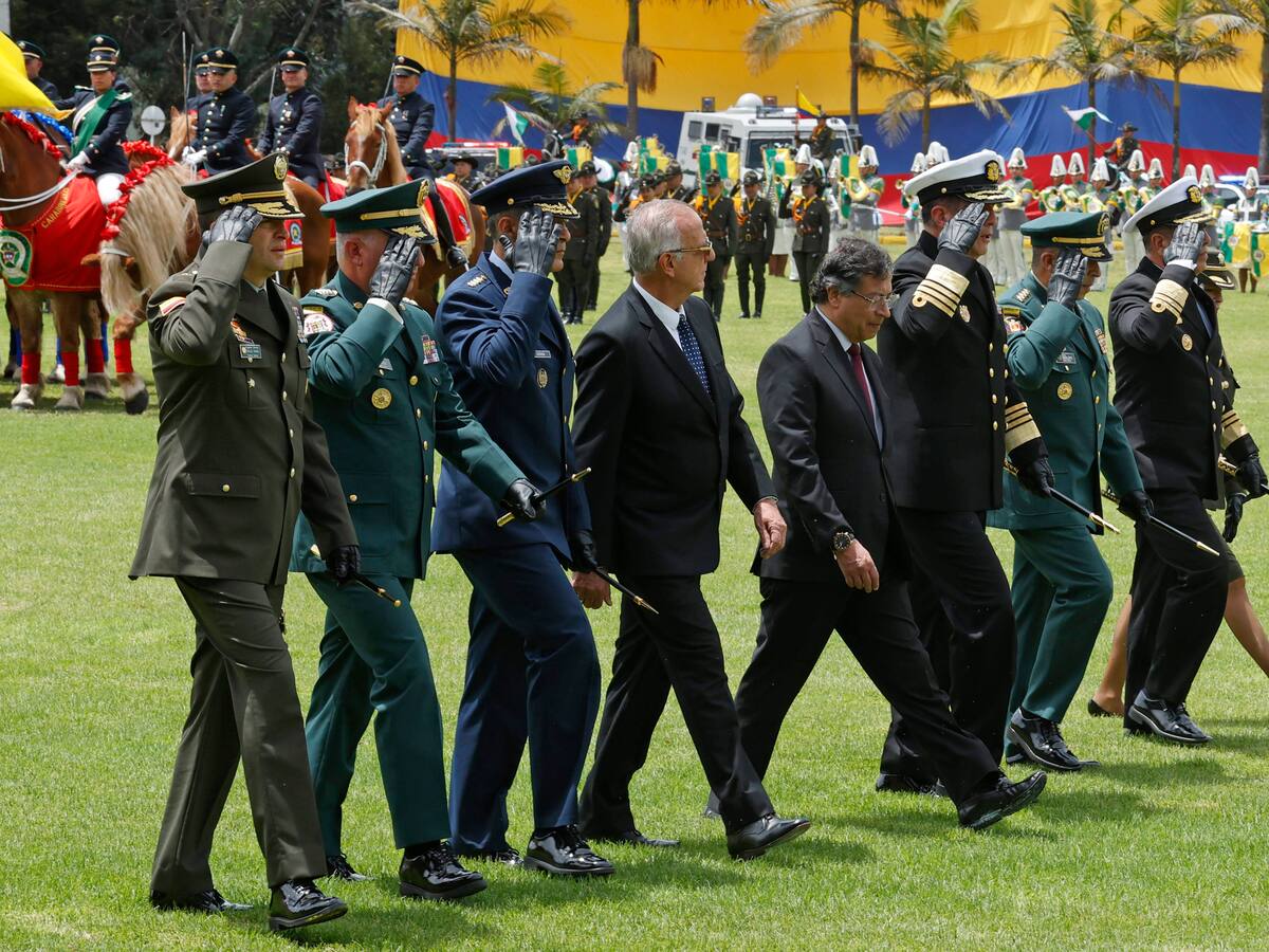 Más de 60 oficiales saldrán de la Policía Nacional en las próximas horas, confirma Mindefensa