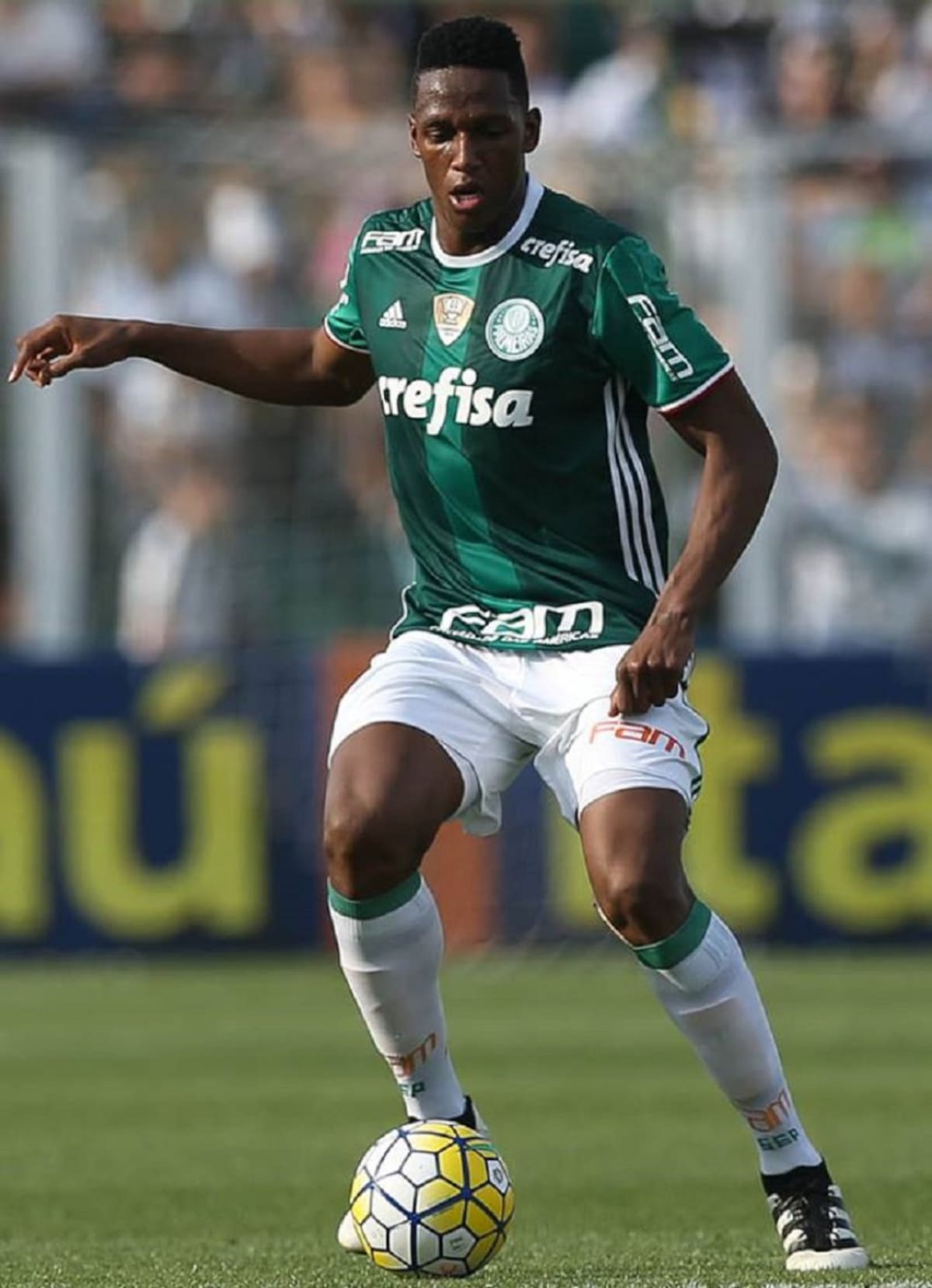 Yerry Mina (COL - Santa Fe/Palmeiras)