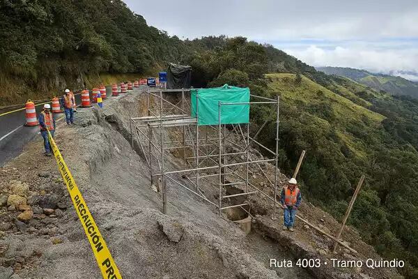 Obras de mantenimiento en cruce de la cordillera central en el Quindío. Foto: Cortesía Invías