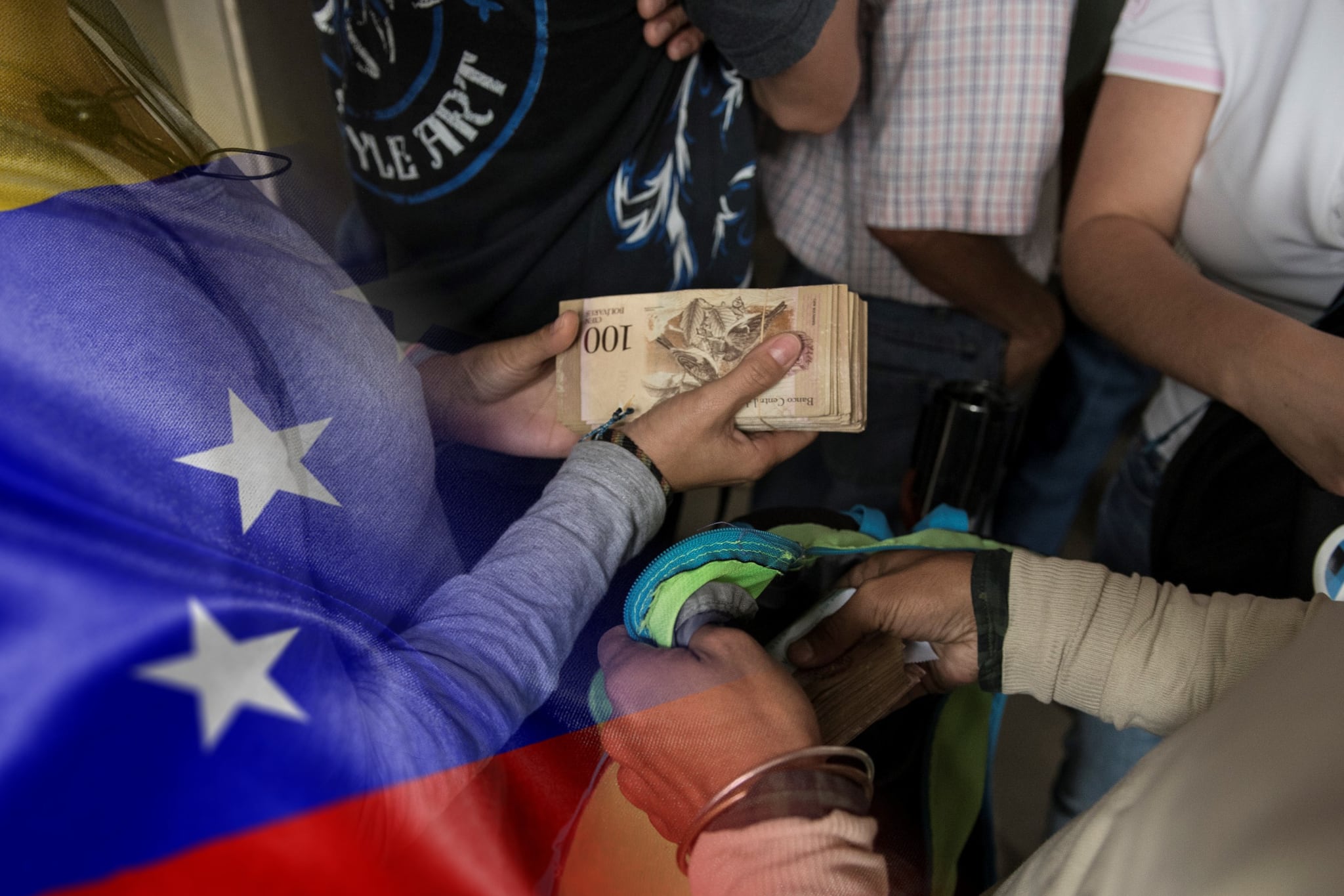 Imagen de fondo tomada de Getty Imagenes (Crédito: Anadolu / Colaborador) // Imageen de la bandera de Venezuela tomada de Getty Imagenes (Crédito: Mariano Sayno)