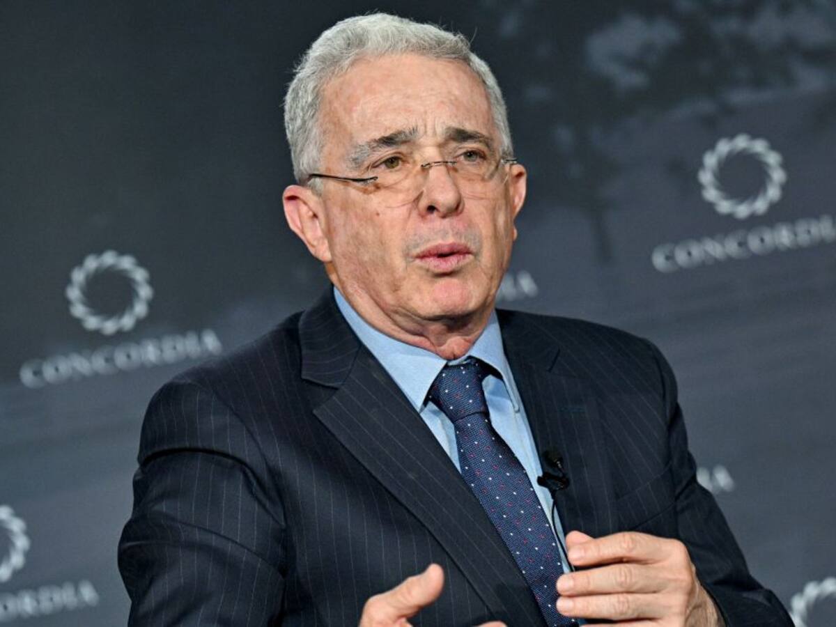Uribe tras la reunión con Petro: "No se vaya nadie del país"
