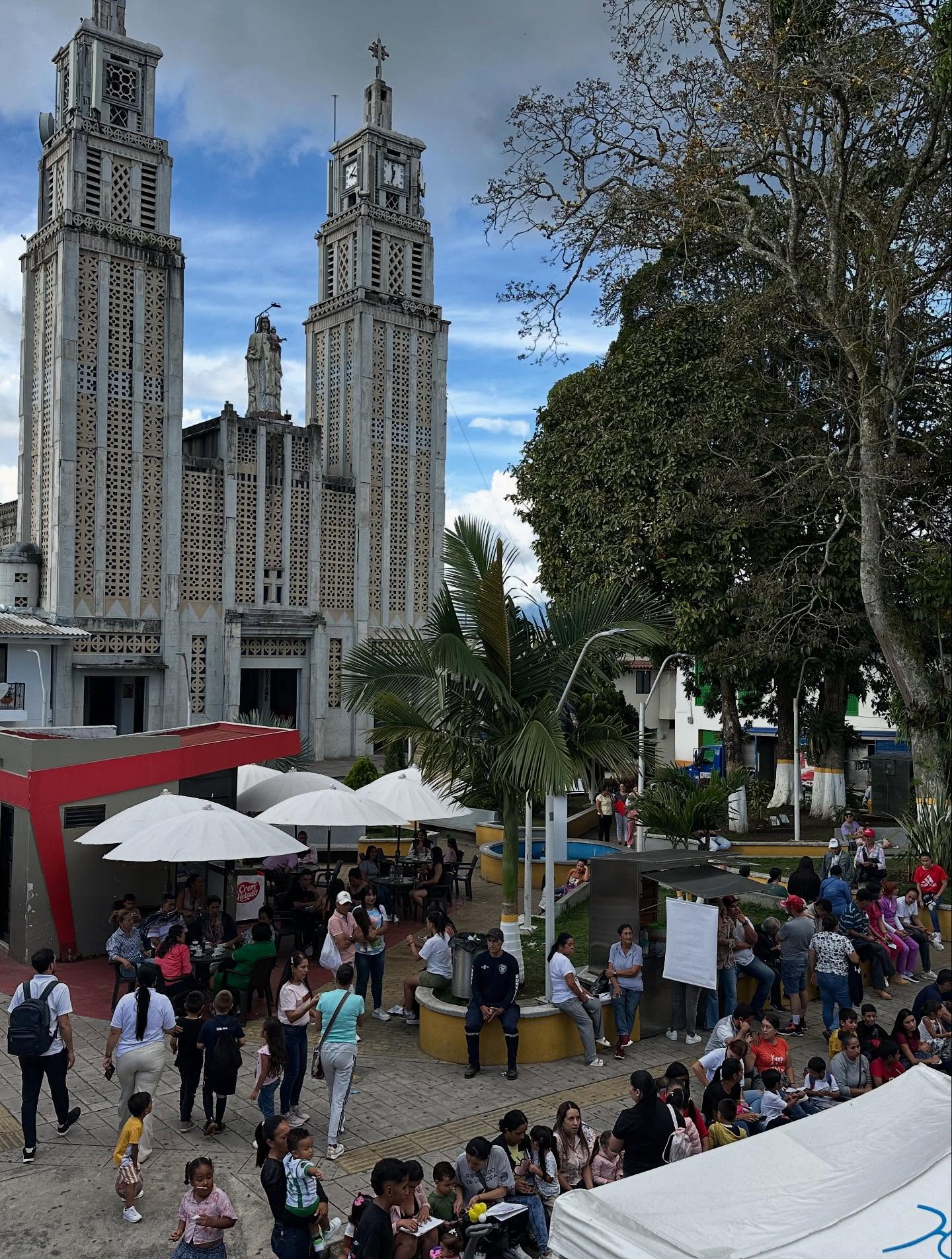 Parque principal en La Merced, Caldas. Facebook: E.S.E. Hospital La Merced.