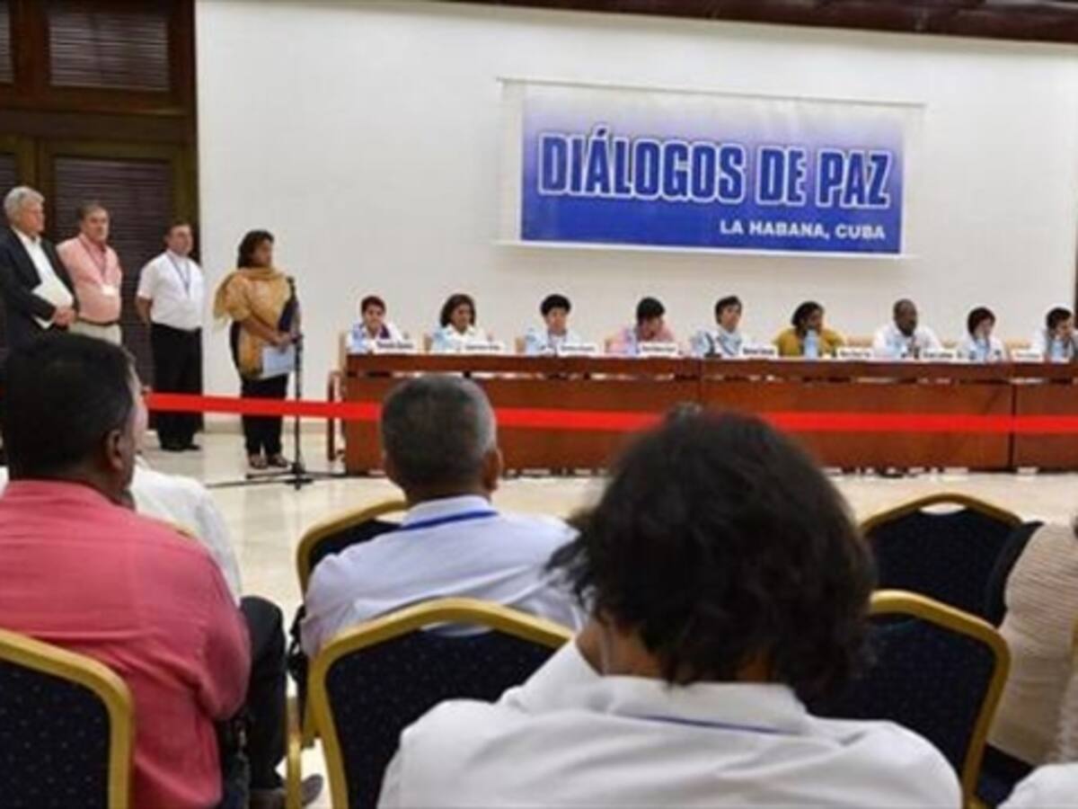 ​Organizaciones de mujeres solicitan a negociadores tregua de Navidad