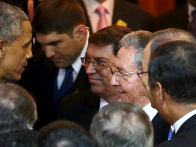 Obama y Castro ya se saludaron. ONU celebra acercamiento