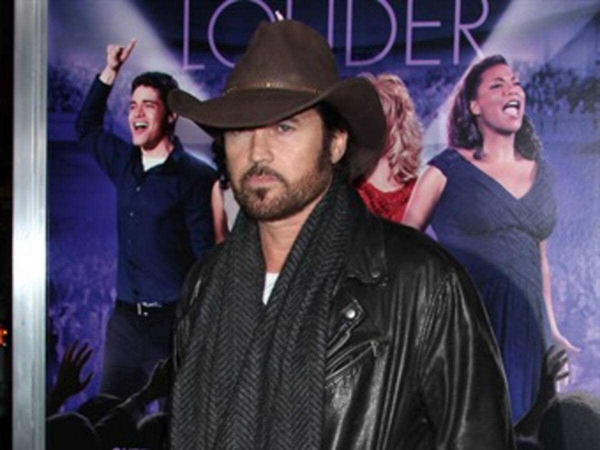 Papá de Miley Cyrus invitó a Bieber a su casa para "devolverlo a la vida"