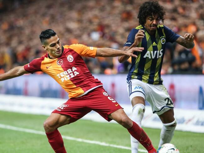 Sin goles terminó el primer Superclásico de Turquía con Falcao como titular