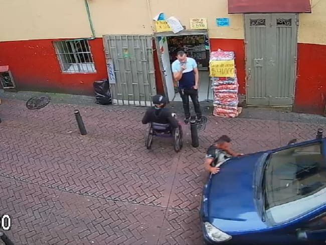 Momento en que el afectado es impactado por el vehículo