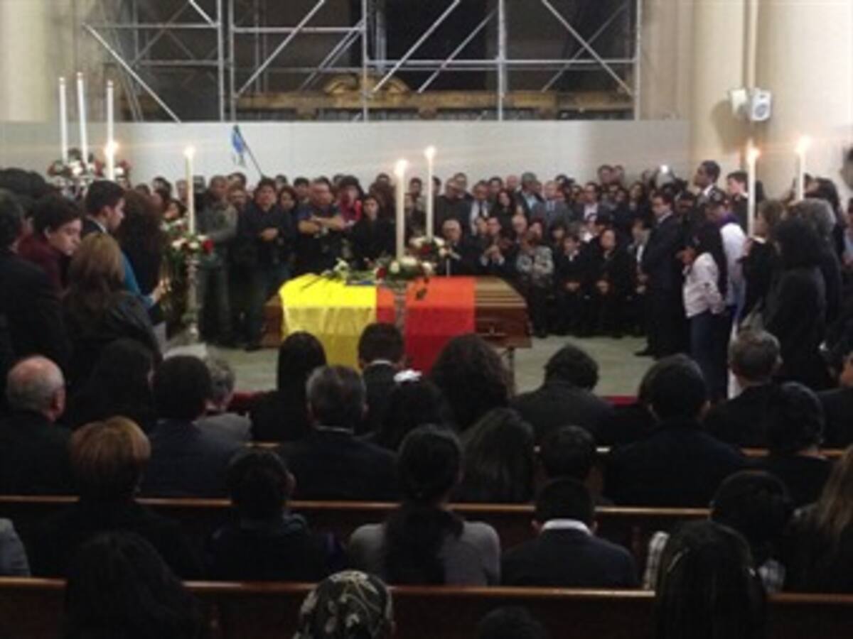 Masiva despedida a Guillermo Asprilla en Bogotá