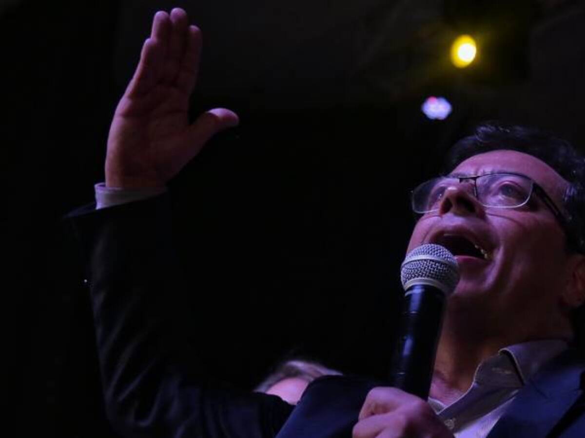 Polo Democrático oficializa su respaldo a Gustavo Petro