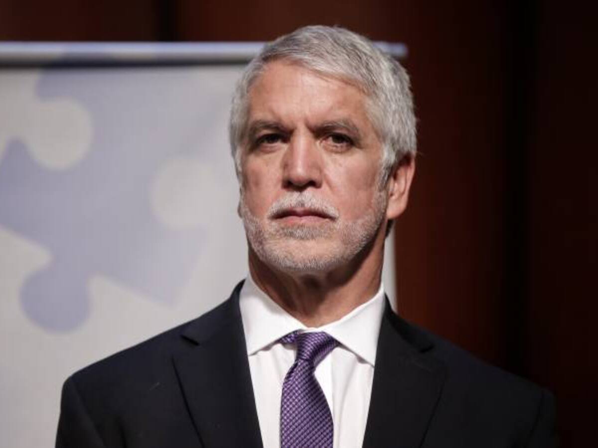 Si tengo que estar todo el día en el Congreso no puedo gobernar: Peñalosa