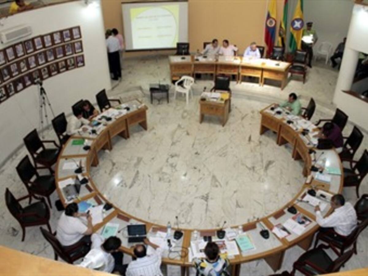 Procuraduría formula pliego de cargos contra 13 concejales de Cáceres, Antioquia