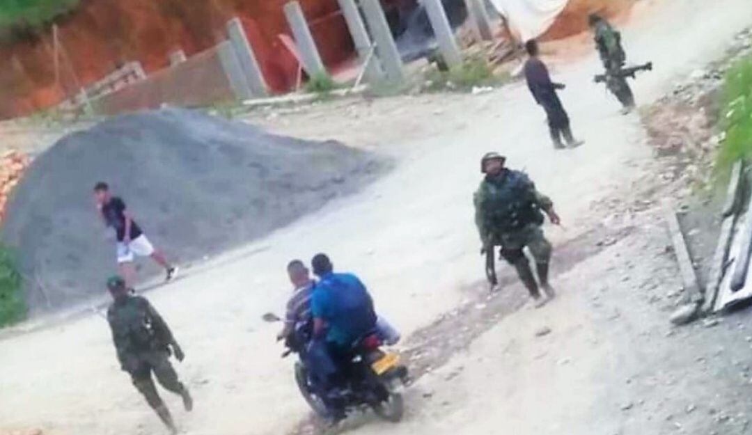 Foto: Disidencias de las Farc en zona rural de Argelia