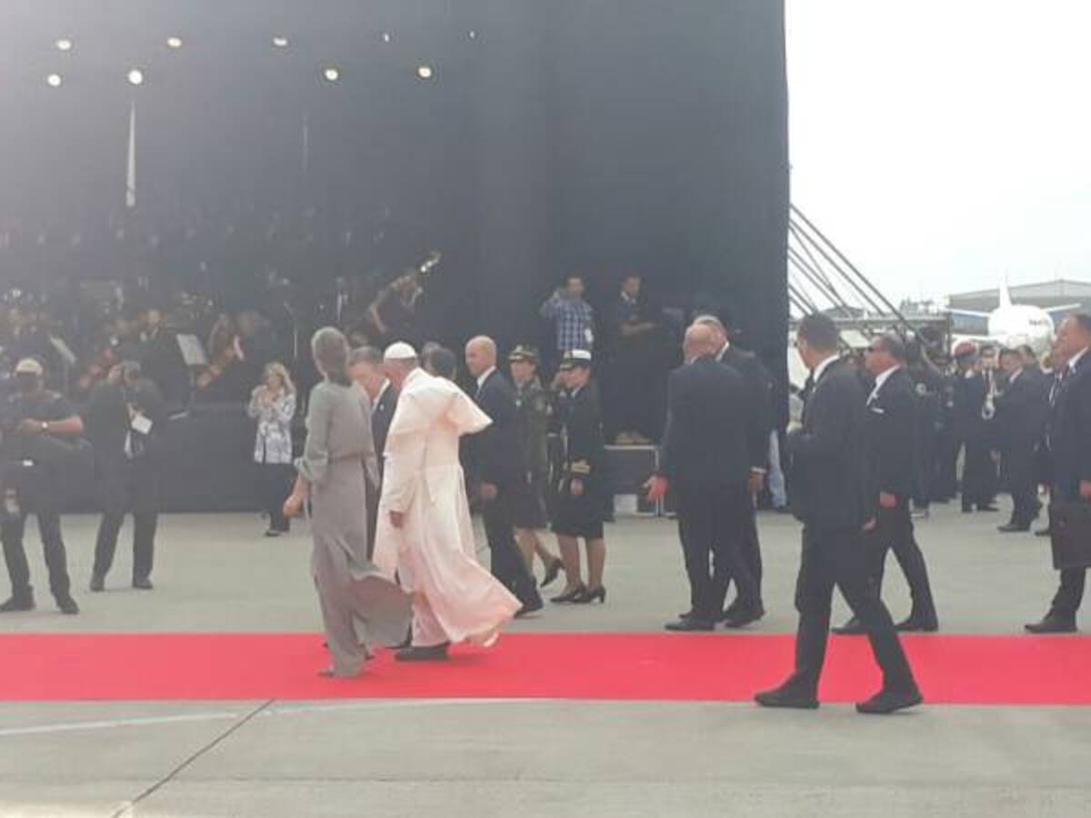 Los mejores momentos de la llegada del Papa Francisco a Bogotá