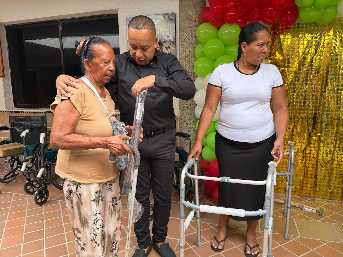 Alcaldía de Santa Rosa de Lima entrega ayudas para fortalecer la inclusión