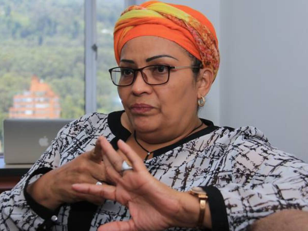 Al Gobierno le ha faltado compromiso para defender la paz: Victoria Sandino