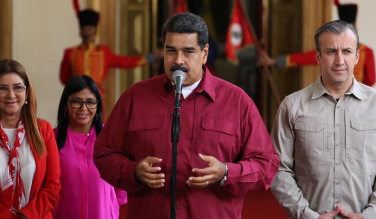 El presidente venezolano Nicolás Maduro habla durante una rueda de prensa en el Palacio de Miraflores en Caracas.