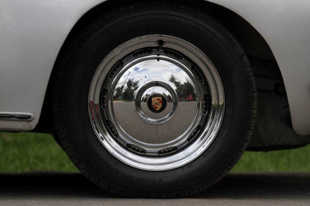 Se encuentran modelo Porsche 356, 356 B el cual tiene un motor de 1.600 centímetros cúbicos. 