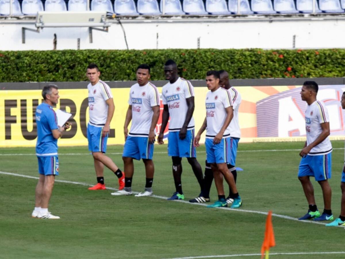 La Selección prepara cambios y entrena a puerta cerrada