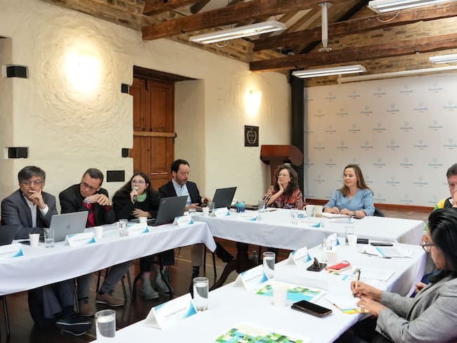 Minvivienda presenta avances en agua y saneamiento básico a comunidad internacional