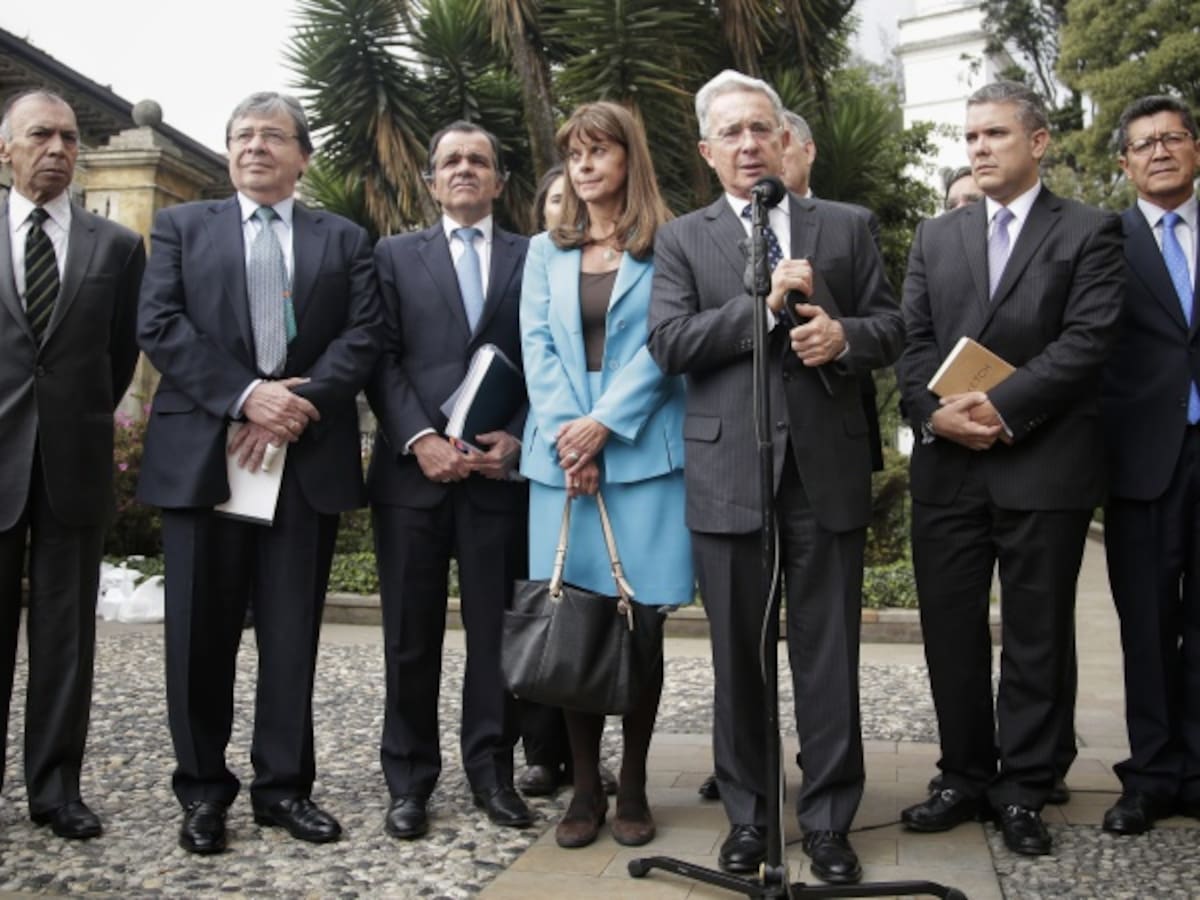 Confirman reunión del uribismo con delegados de las Farc