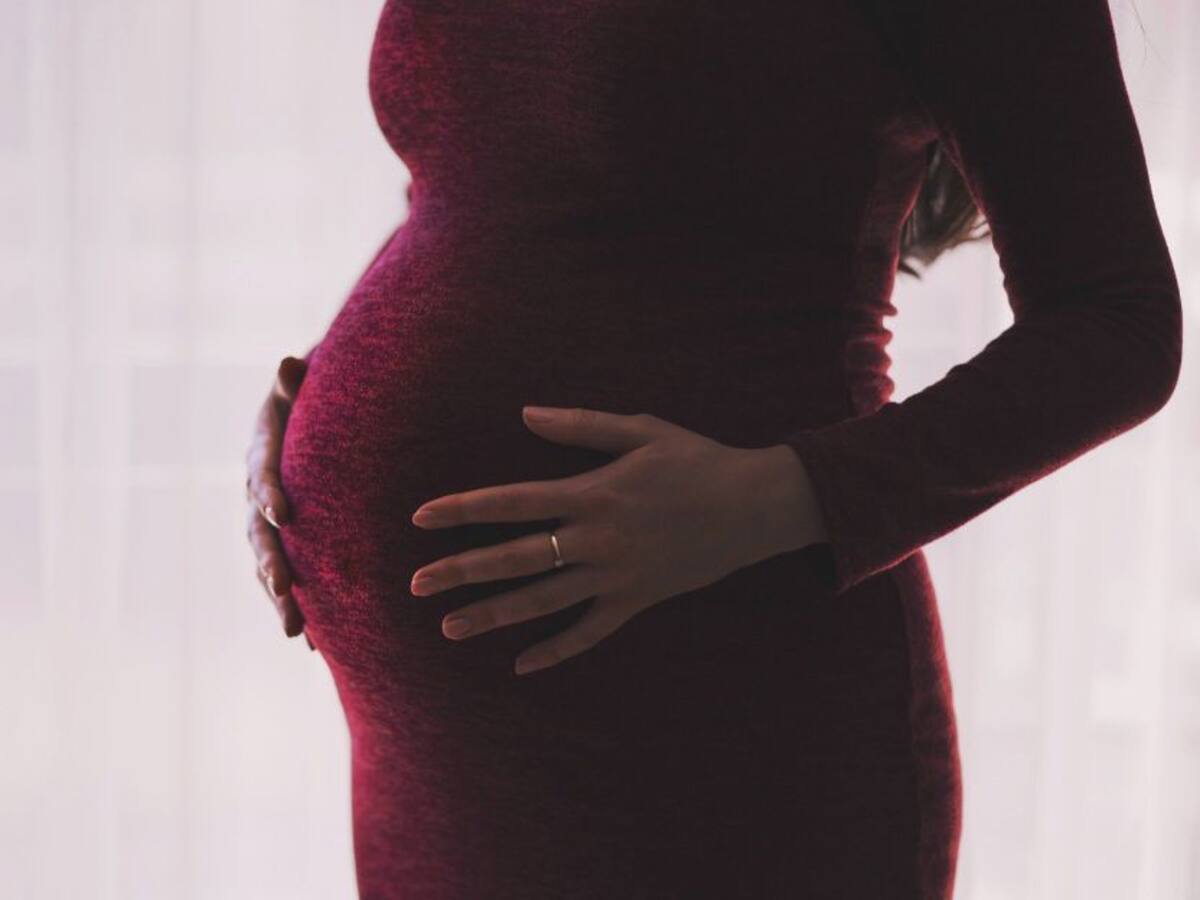 Una rusa de 23 años se convierte en madre de 20 bebés en un año