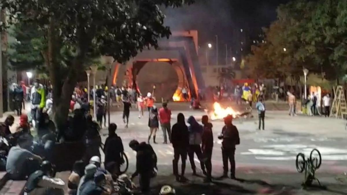 VIDEO: Alta tensión en la UIS esta noche
