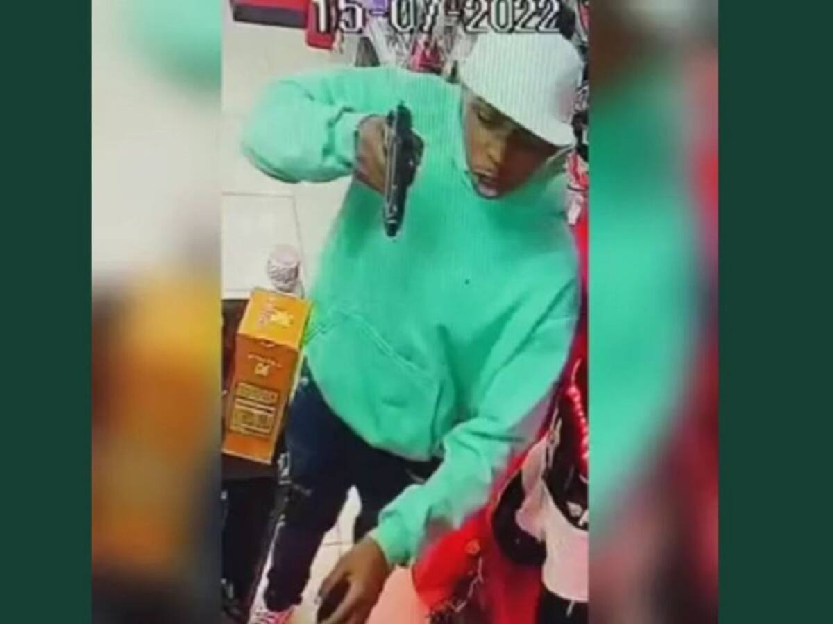 En Cali, un delincuente le disparó a una mujer por robarle el celular