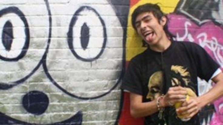 Mujer señalada de seguimientos a familia de grafitero es patrullera, reconoce Policía