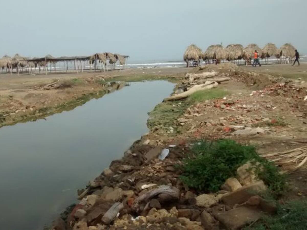 Caseteros de Pradomar denuncian contaminación por arroyos