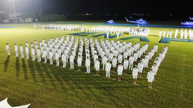 Un grupo de 135 oficiales se graduaron en la Escuela Naval de Cartagena