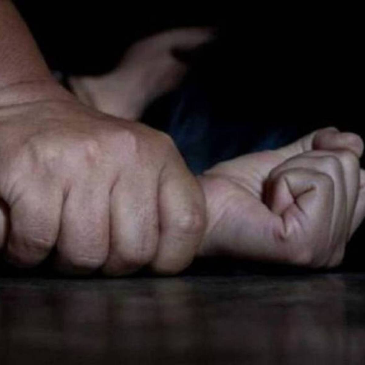 Bogotá: Autoridades buscan a hombre que habría abusado de sus tres hijas de 3, 6 y 9 años