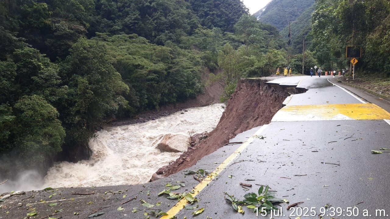 Ya son diez días de cierre total en la Transversal del Sisga, corredor que conecta a Boyacá con Casanare, a causa de las intensas lluvias que afectan el oriente del país.