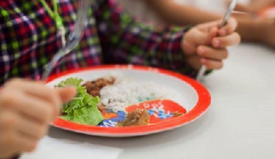 Foto de referencia de alimentación escolar. Foto: Getty Images (Thot).