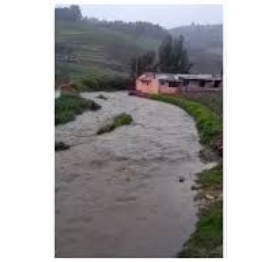 La comunidad organiza una radiotón para apoyar a los afectados, mientras denuncian la inacción de administraciones pasadas frente al riesgo de inundaciones.