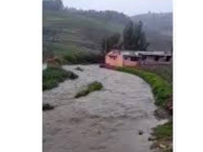 La comunidad organiza una radiotón para apoyar a los afectados, mientras denuncian la inacción de administraciones pasadas frente al riesgo de inundaciones.