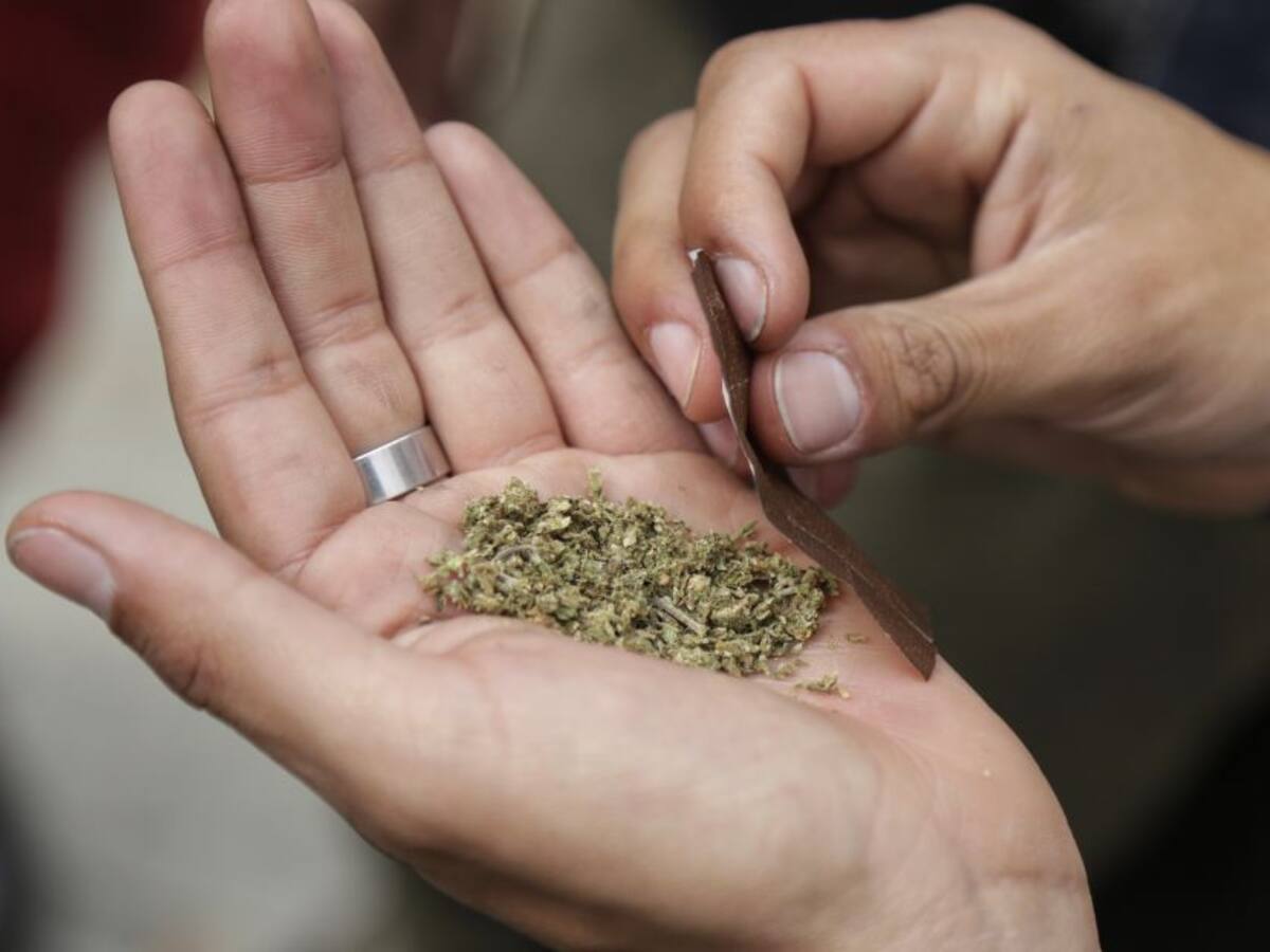 Avalan tratamiento a policía que se volvió adicto por su trabajo