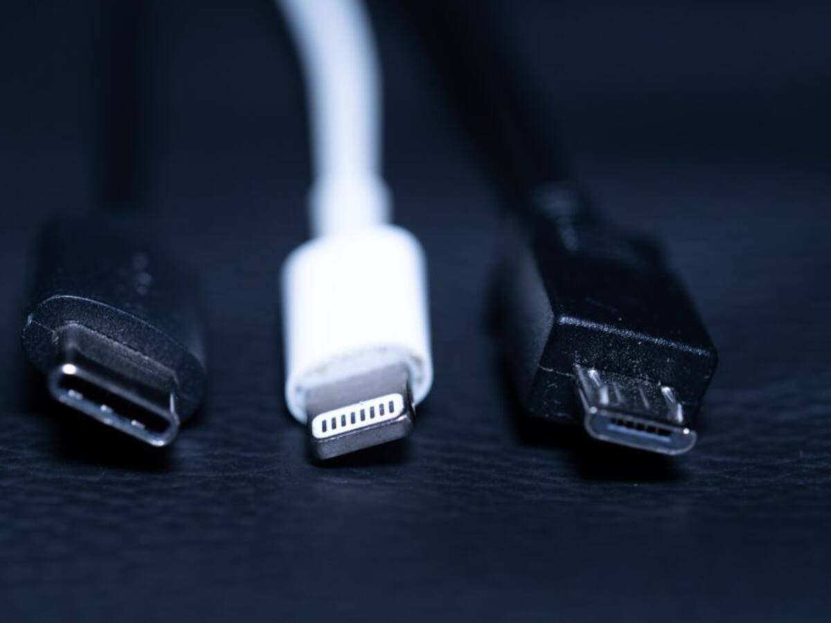 UE quiere cargador universal para todos los celulares, incluyendo iPhone