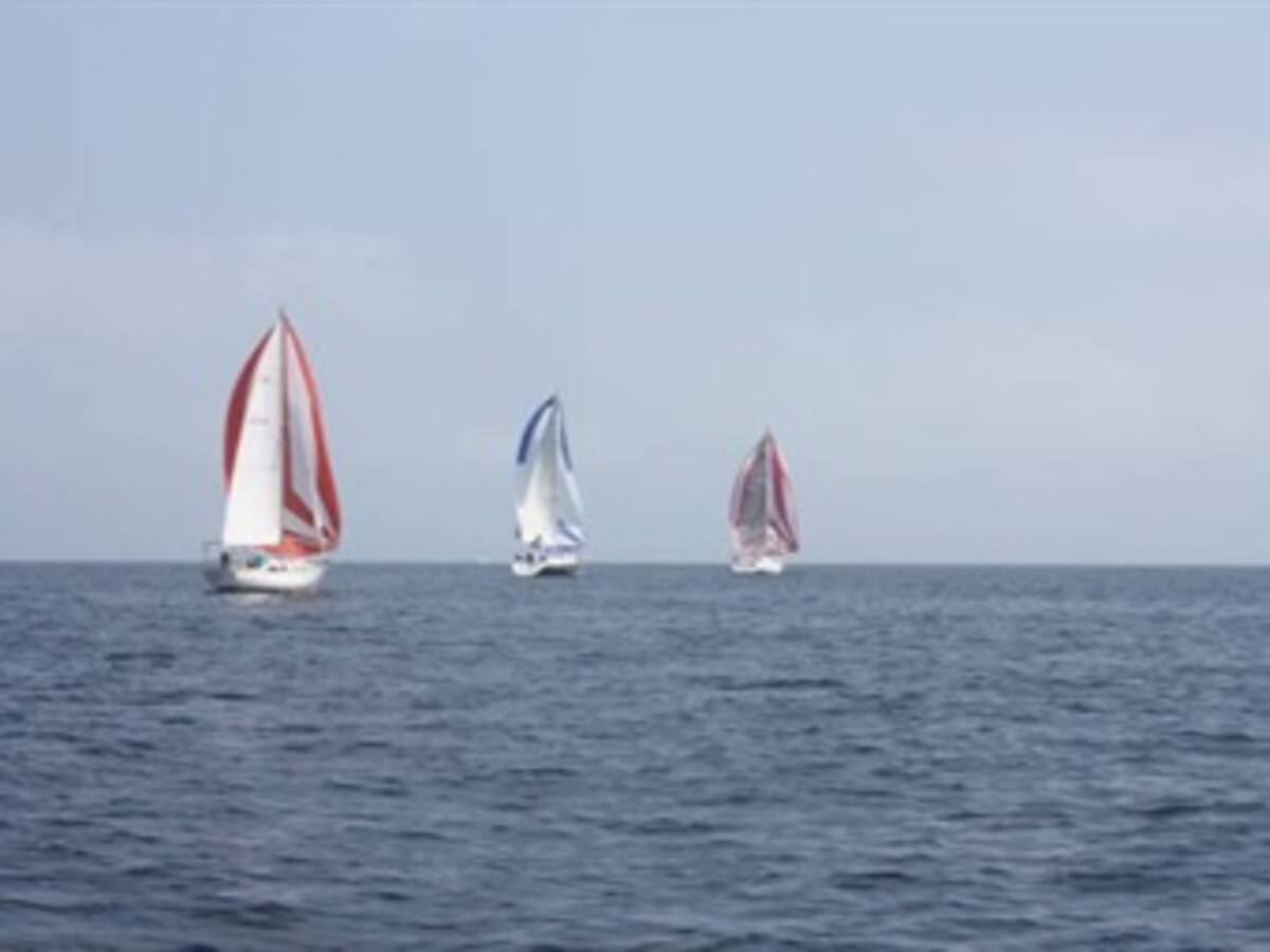 Armada rescató a tres personas que quedaron a la deriva en Cartagena