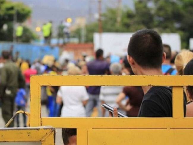Comunidades religiosas atienden a migrantes represados en la frontera