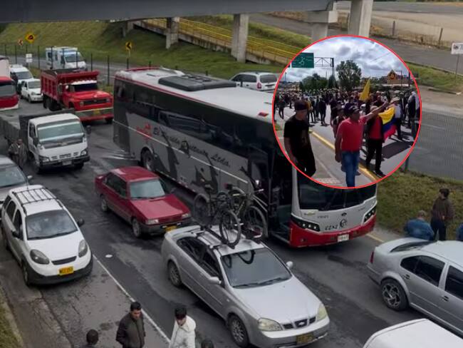 Cientos de vehículos están represados a la altura de Ventaquemada. Foto | Caracol Radio