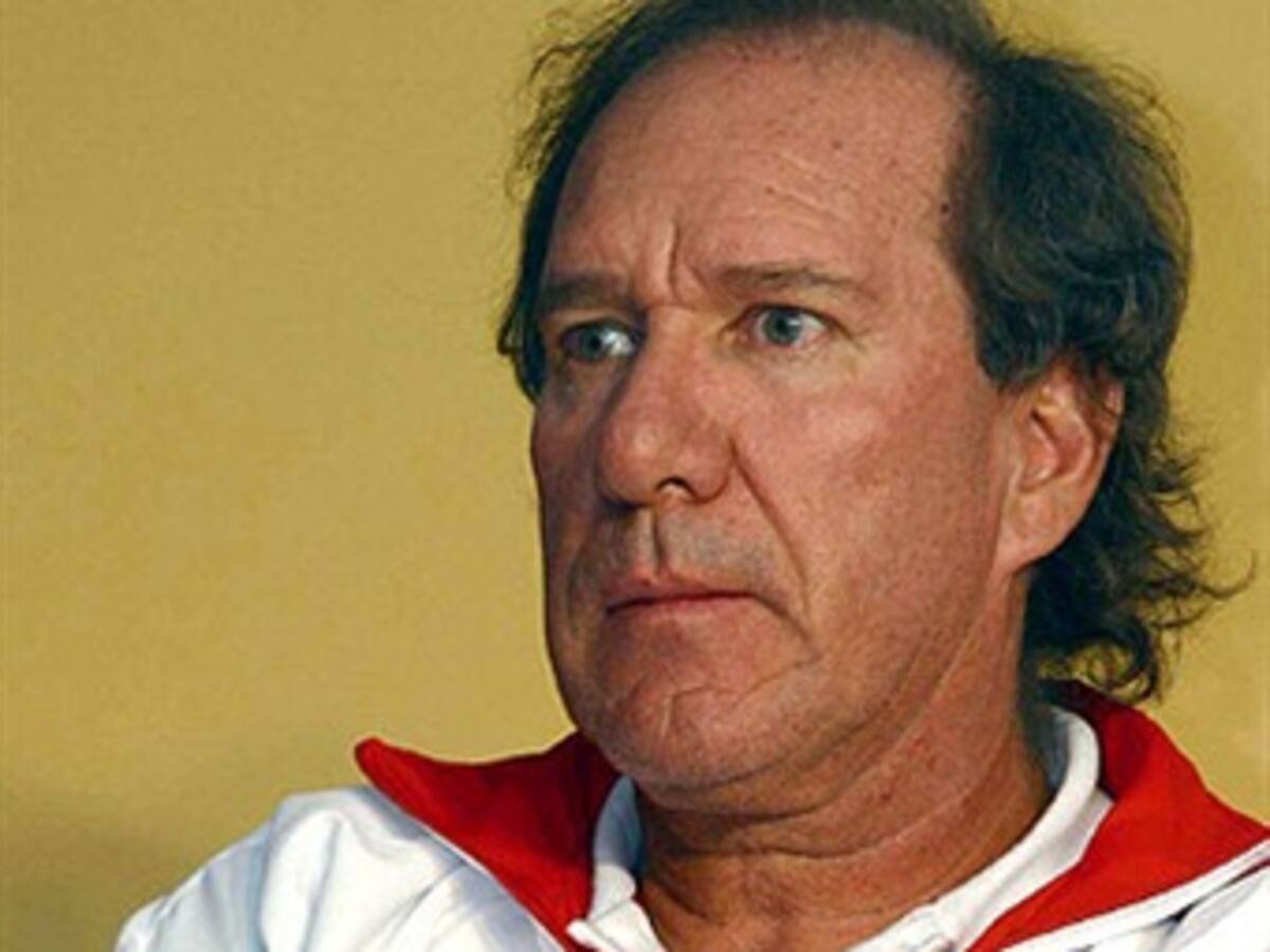 'Basilico' Gonzalez piensa en renunciar a Santa Fe por equivocaciones arbitrales