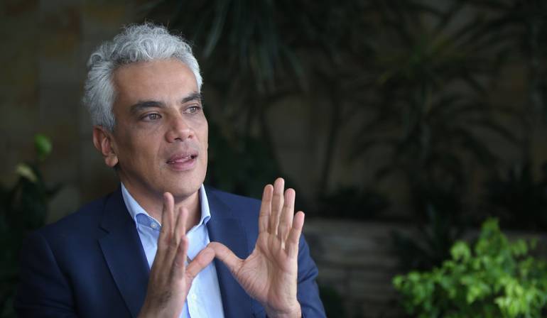 Ministro de Ambiente.