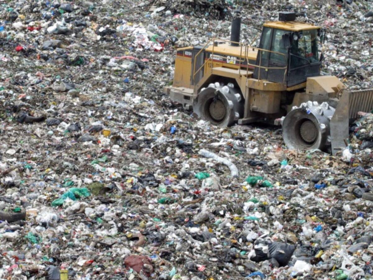 Distrito hará seguimiento con comunidad afectada por emergencia en el relleno