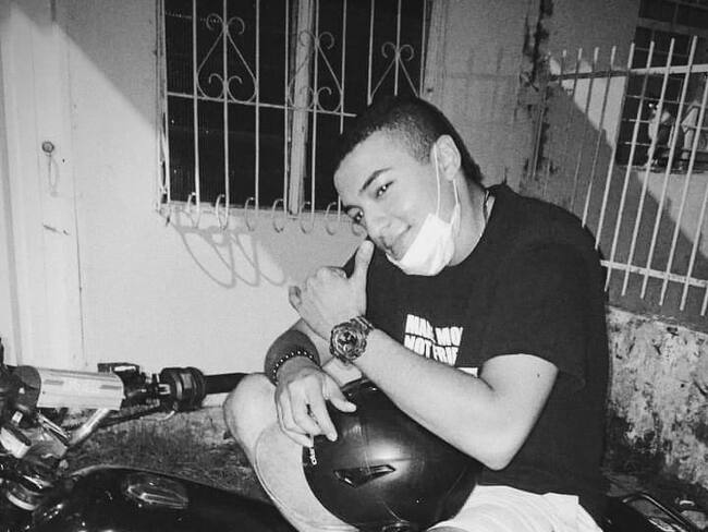 Intentó cambiar un bombillo en su casa y murió electrocutado