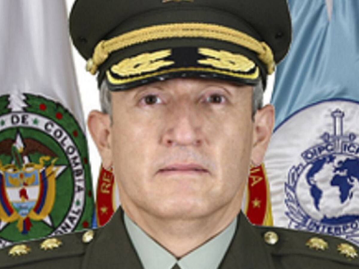 Separan del cargo al comandante de la policía Metropolitana, general Ruiz