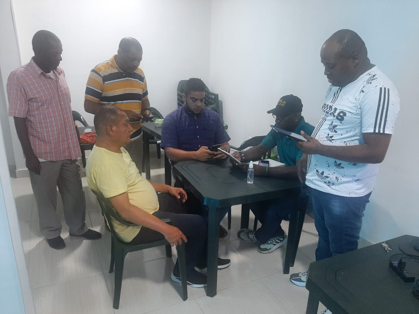 Contara con conectividad y oficina jurídica.