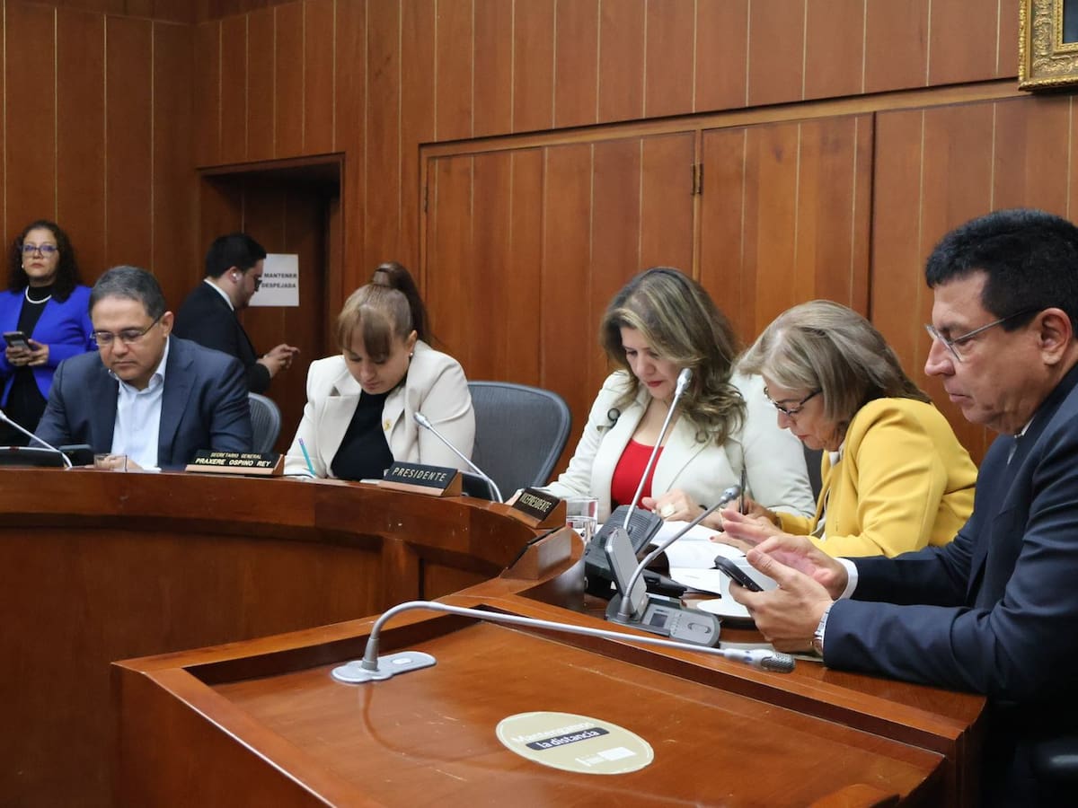Nuevamente aplazan debate de Reforma a la Salud: discusión se retomará después de semana de receso